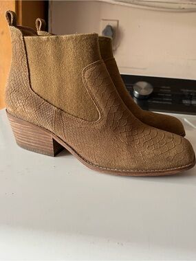 Crown Vintage Booties